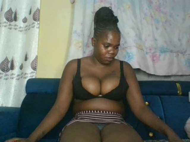 Coconaya BongaCams Model