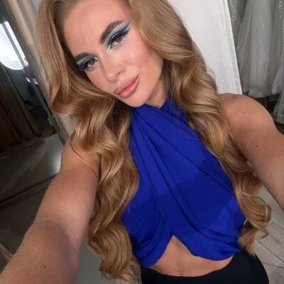 CardinalRose Stripchat Model